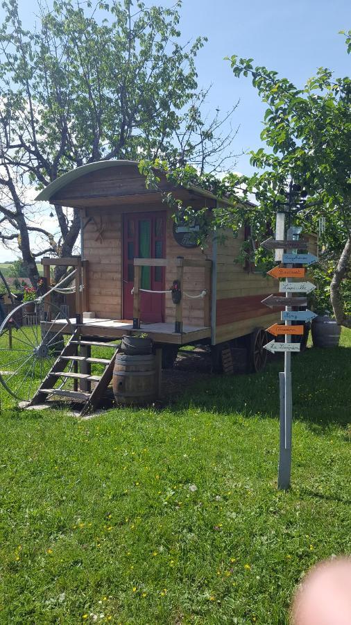 La Roulotte Des Amish & Bain Nordique A Remous Jacuzzi Hostal Mattexey Exterior foto